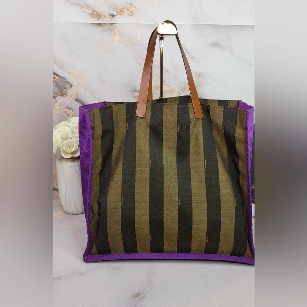 Fendi PEQUIN SHOPPING TOTE BAG - Picture 6 of 17